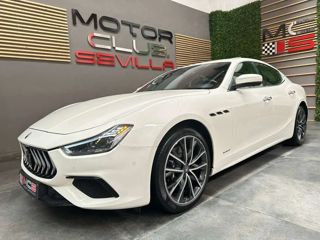 Photo 1 : Maserati Ghibli 2021 Petrol