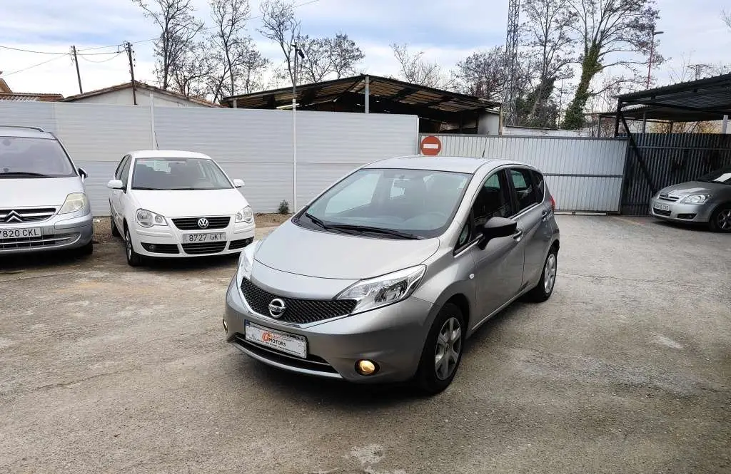 Photo 1 : Nissan Note 2015 Petrol