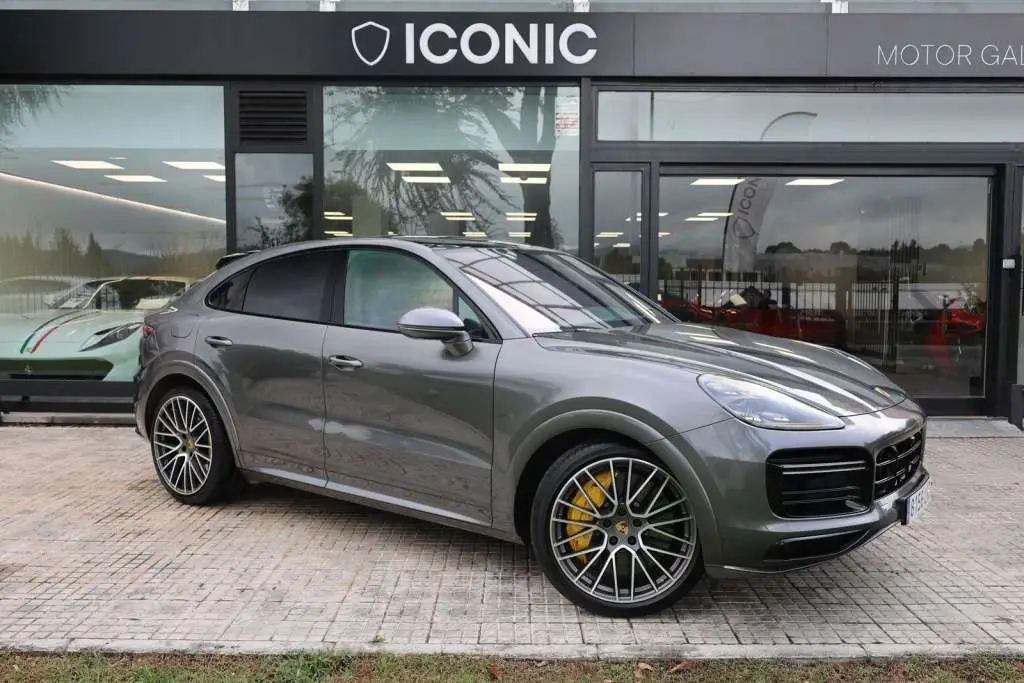 Photo 1 : Porsche Cayenne 2020 Petrol