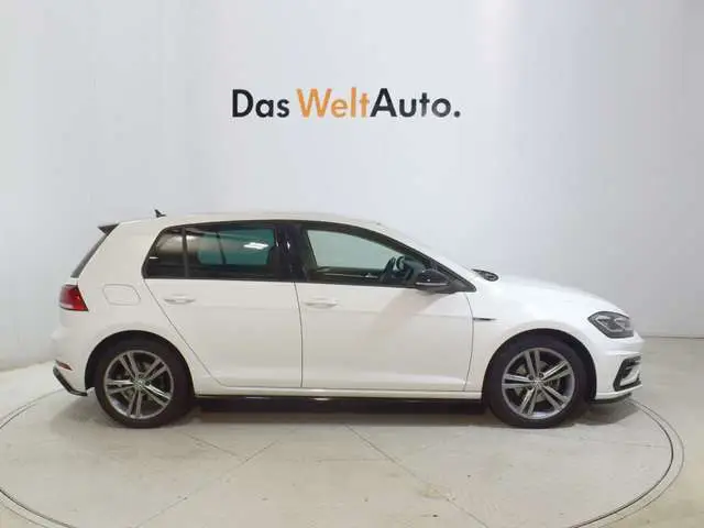 Photo 1 : Volkswagen Golf 2019 Essence