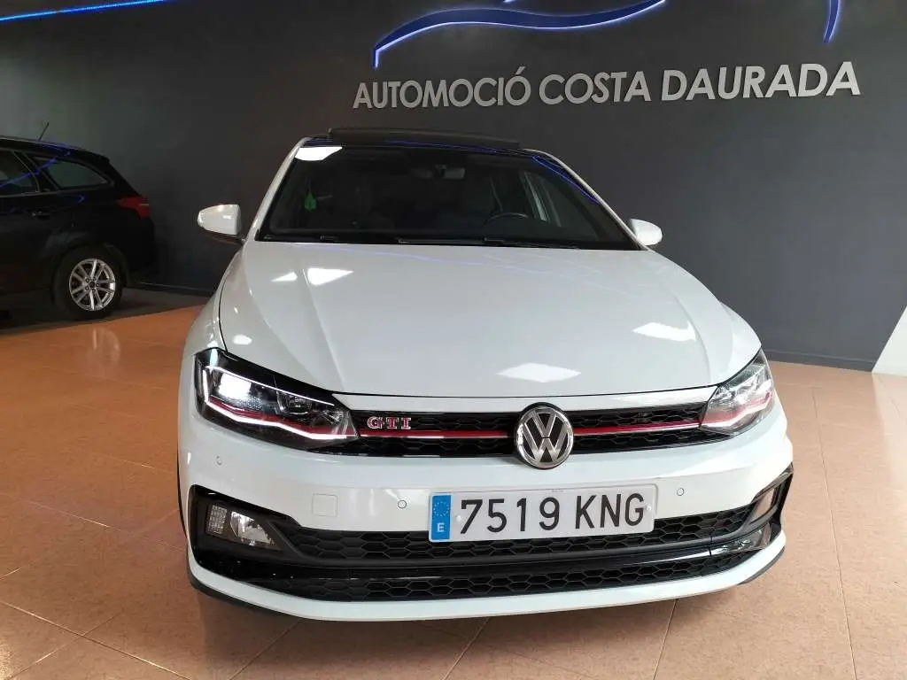 Photo 1 : Volkswagen Polo 2018 Petrol