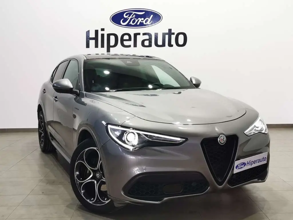 Photo 1 : Alfa Romeo Stelvio 2020 Petrol