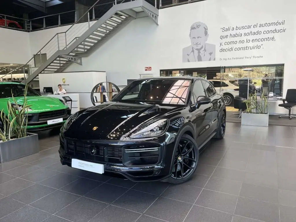 Photo 1 : Porsche Cayenne 2022 Essence