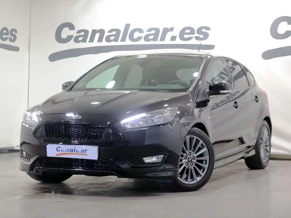 Photo 1 : Ford Focus 2018 Petrol