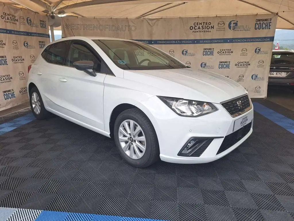 Photo 1 : Seat Ibiza 2021 Petrol