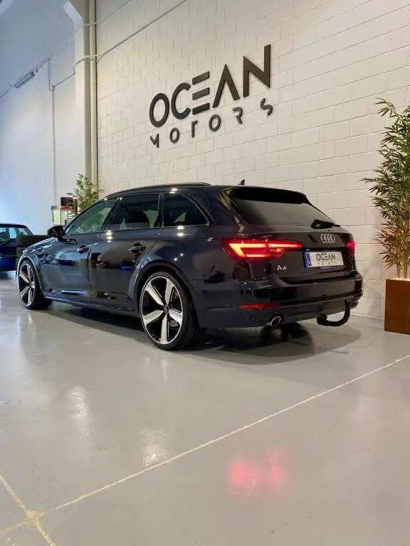 Photo 1 : Audi A4 2018 Diesel