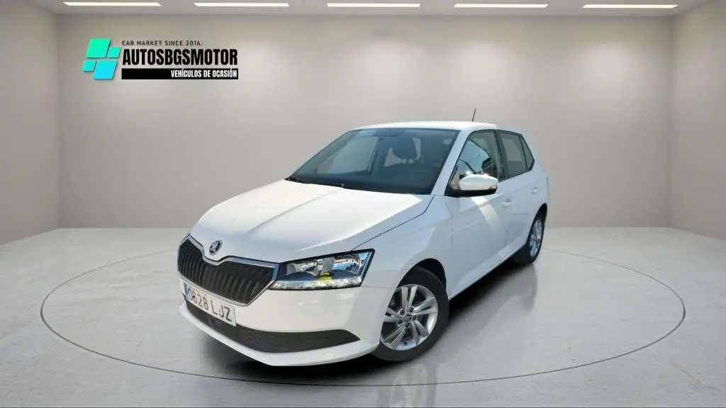 Photo 1 : Skoda Fabia 2020 Essence