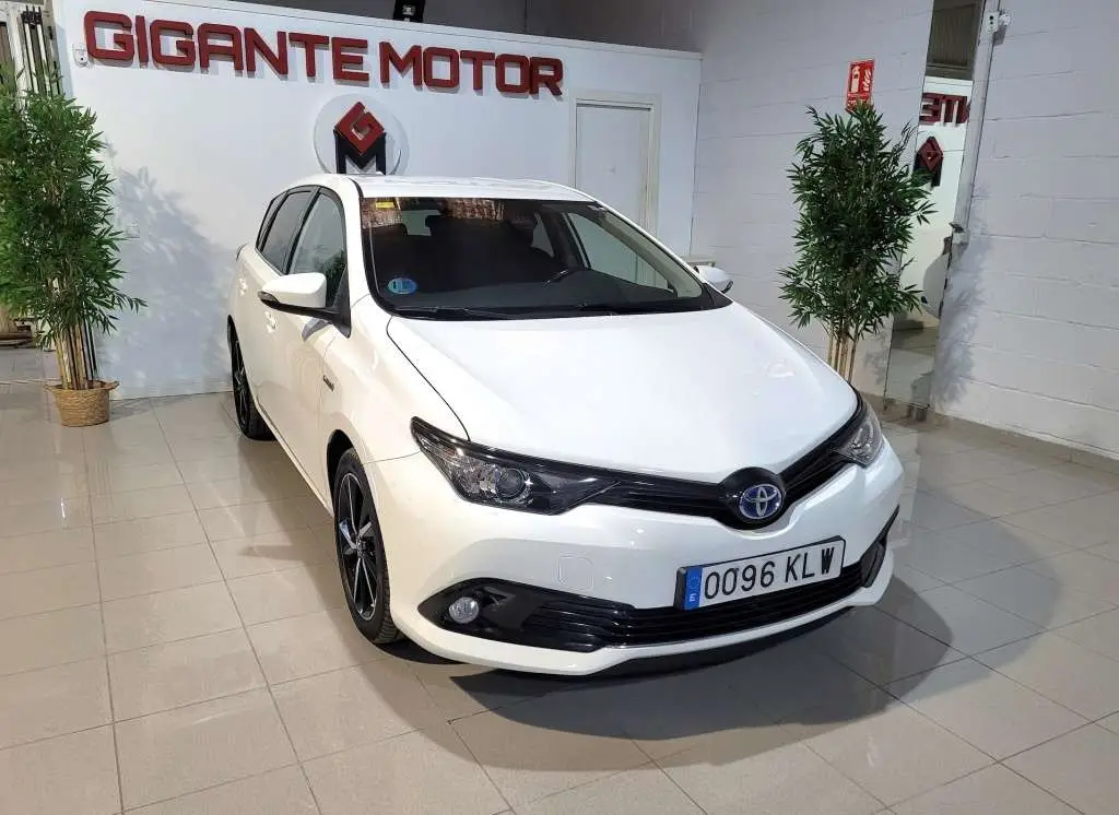 Photo 1 : Toyota Auris 2018 Hybride