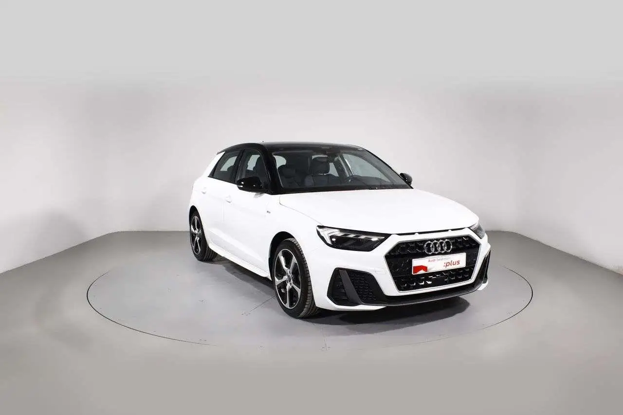 Photo 1 : Audi A1 2024 Petrol