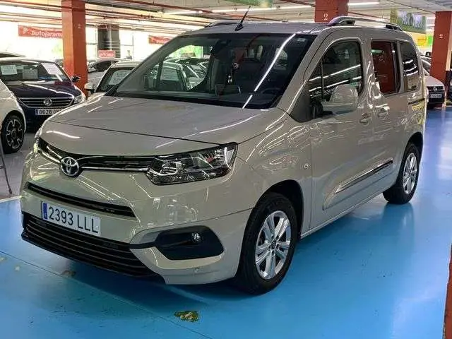 Photo 1 : Toyota Proace 2021 Petrol