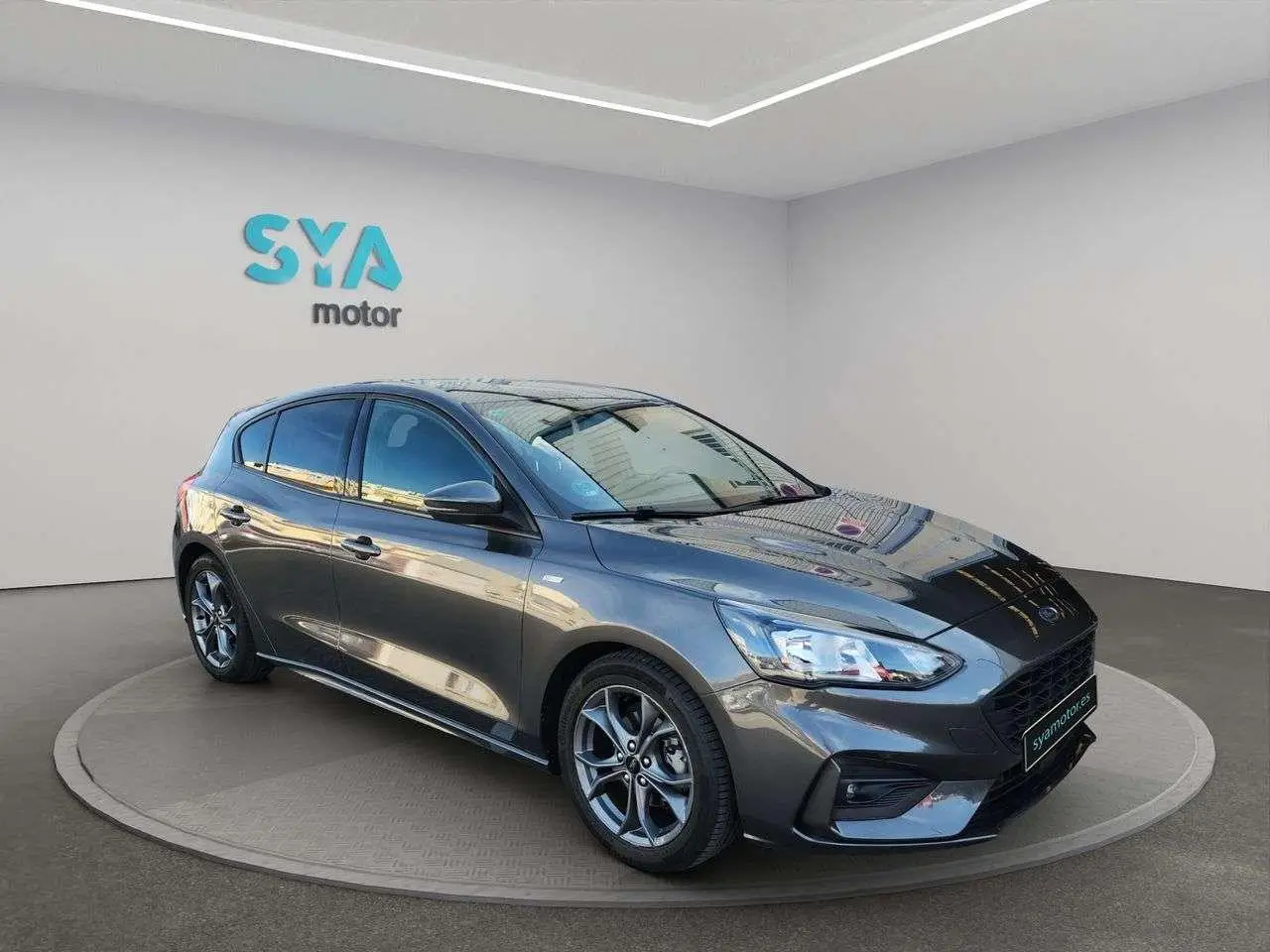 Photo 1 : Ford Focus 2019 Petrol