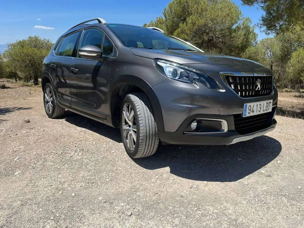 Photo 1 : Peugeot 2008 2019 Petrol