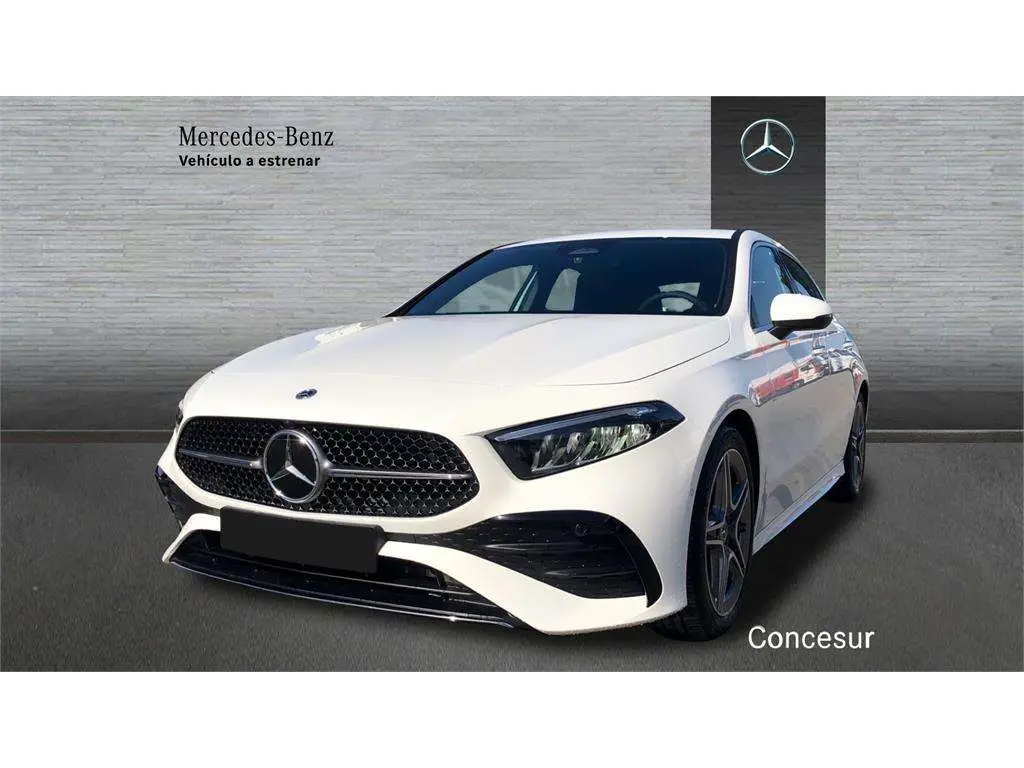 Photo 1 : Mercedes-benz Classe A 2024 Petrol