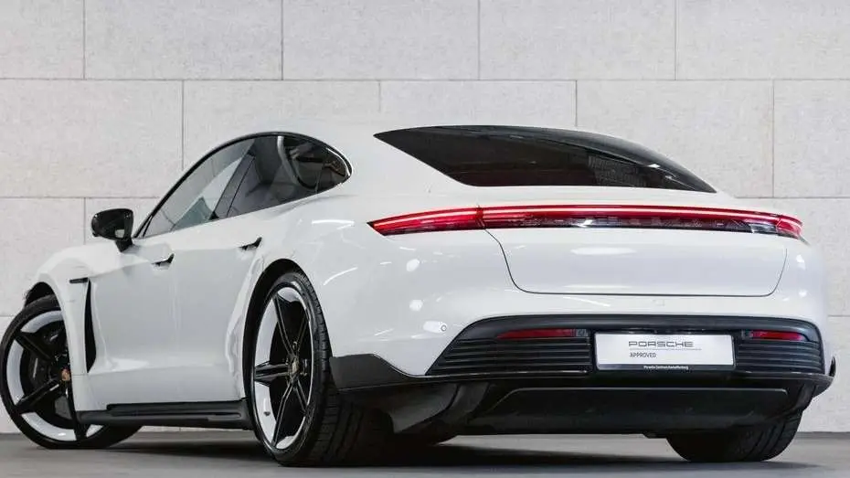 Photo 1 : Porsche Taycan 2021 Électrique