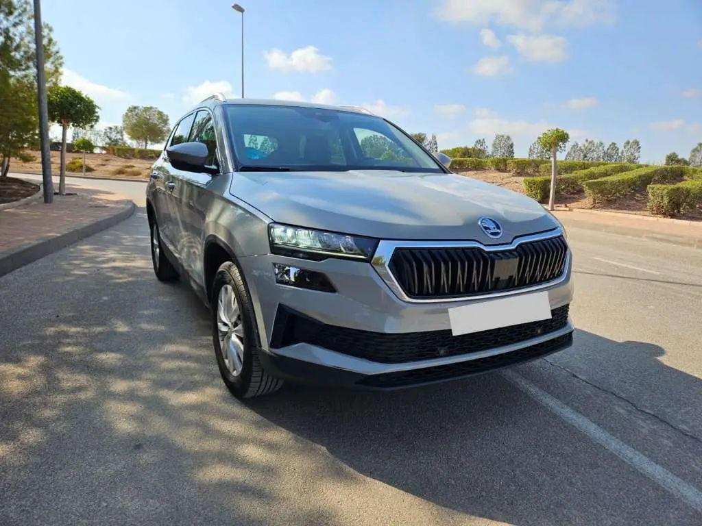 Photo 1 : Skoda Karoq 2022 Essence