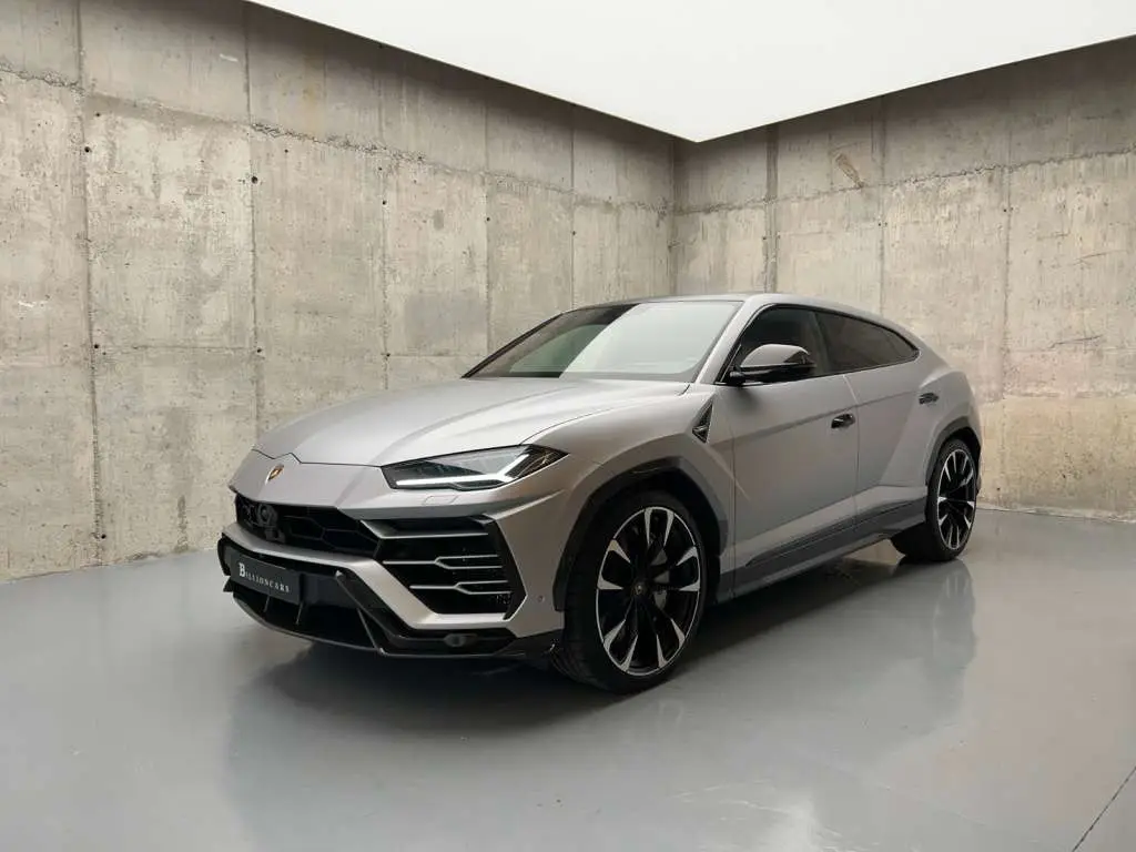 Photo 1 : Lamborghini Urus 2020 Petrol