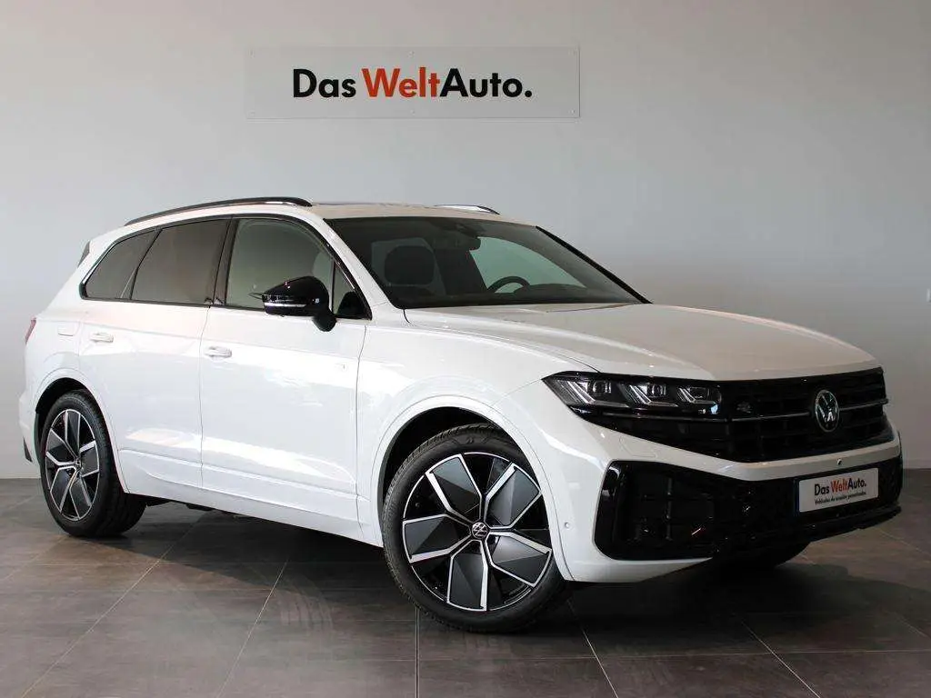 Photo 1 : Volkswagen Touareg 2024 Diesel