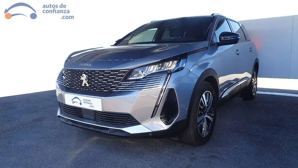 Photo 1 : Peugeot 5008 2023 Essence