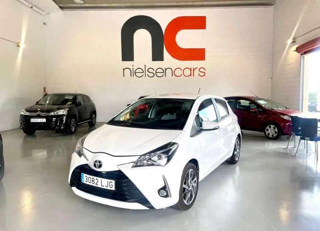 Photo 1 : Toyota Yaris 2020 Petrol