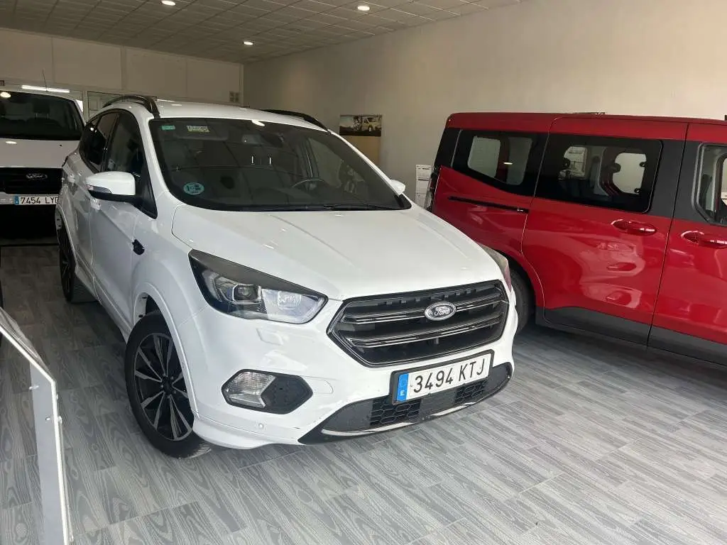 Photo 1 : Ford Kuga 2019 Petrol