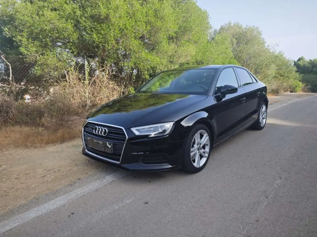 Photo 1 : Audi A3 2020 Petrol