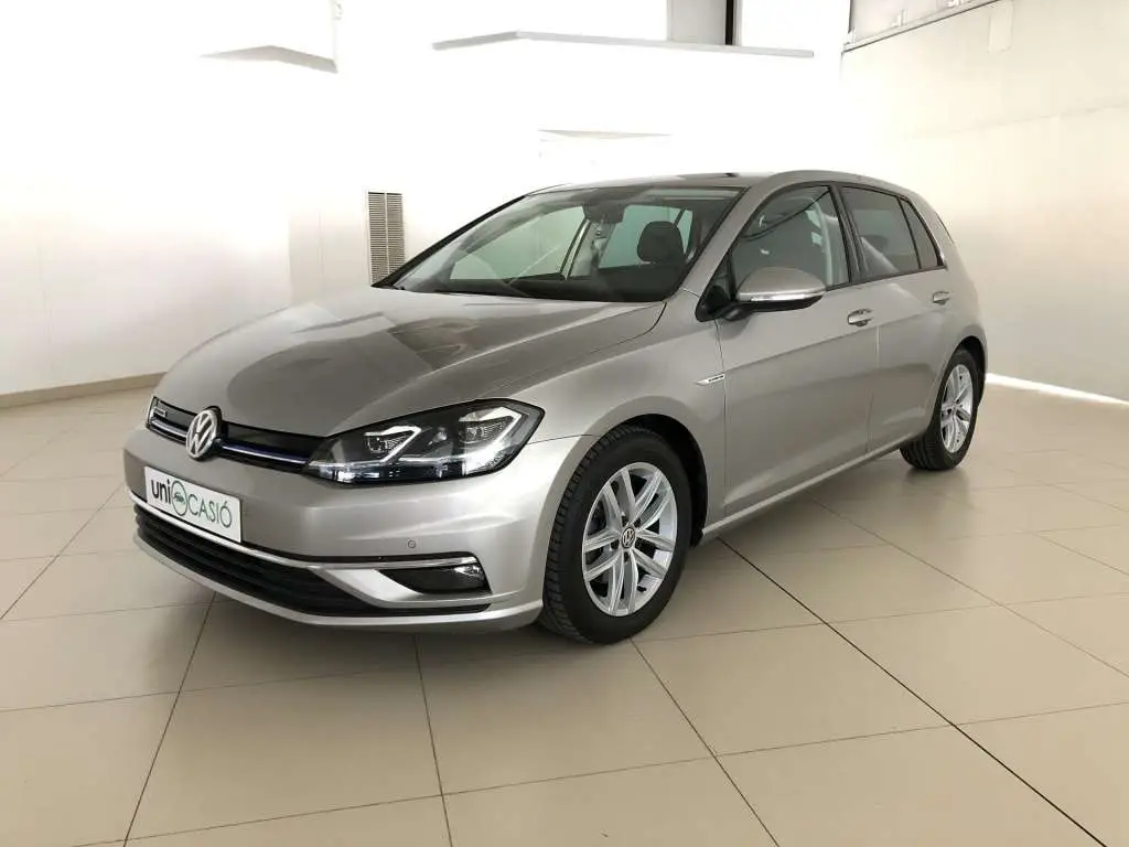 Photo 1 : Volkswagen Golf 2019 Essence