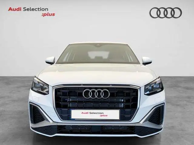 Photo 1 : Audi Q2 2024 Petrol