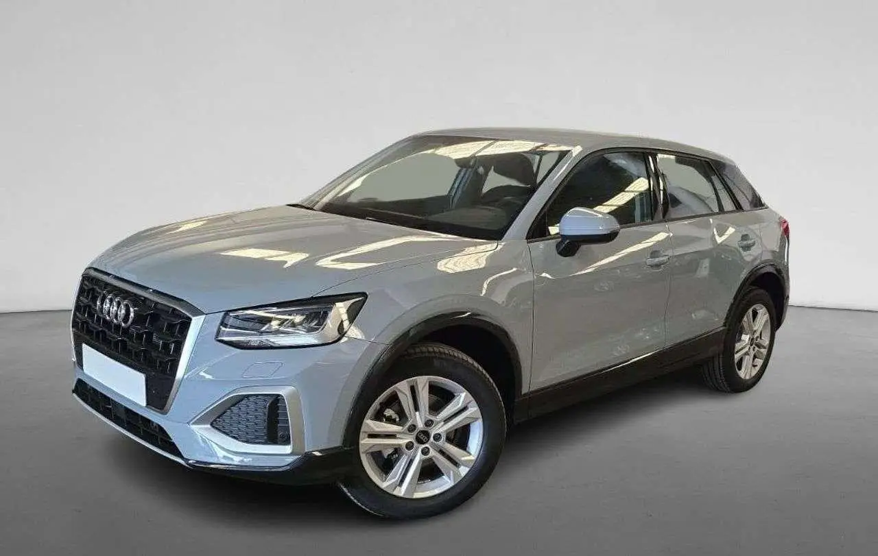 Photo 1 : Audi Q2 2024 Petrol