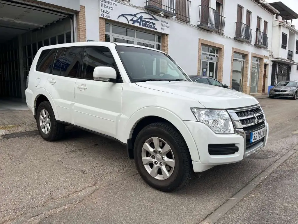 Photo 1 : Mitsubishi Montero 2018 Diesel