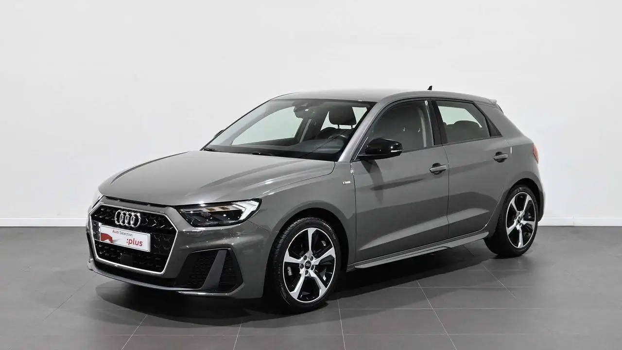 Photo 1 : Audi A1 2022 Essence