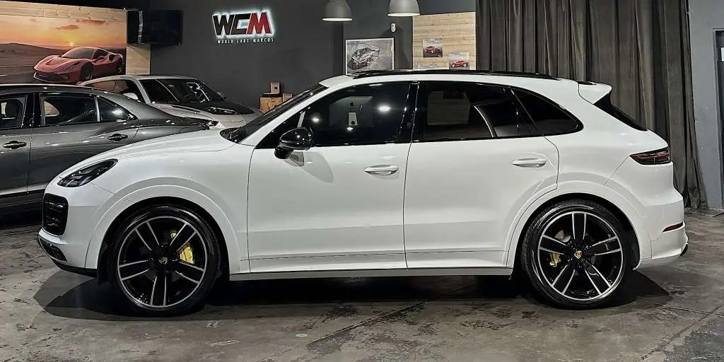 Photo 1 : Porsche Cayenne 2022 Essence