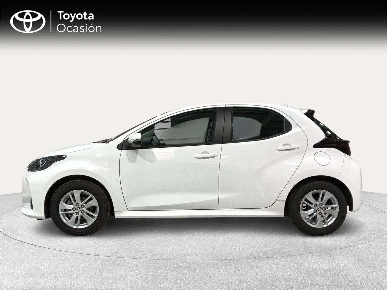 Photo 1 : Toyota Yaris 2024 Petrol