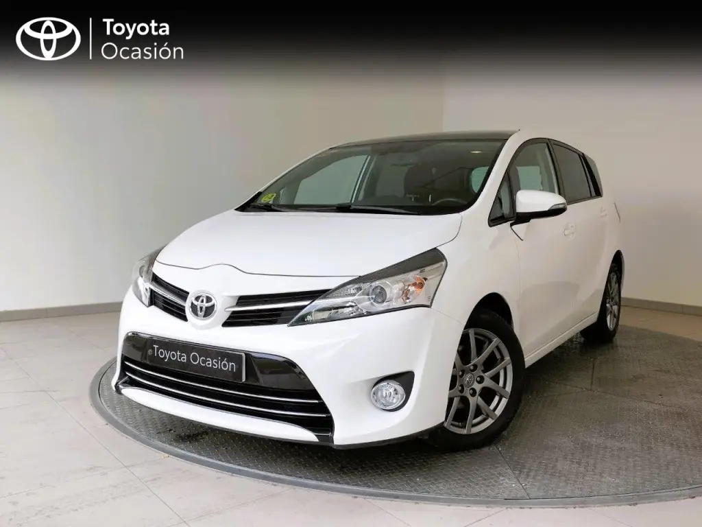 Photo 1 : Toyota Verso 2015 Diesel