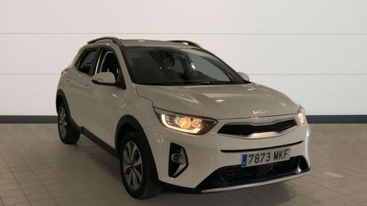 Photo 1 : Kia Stonic 2023 Petrol