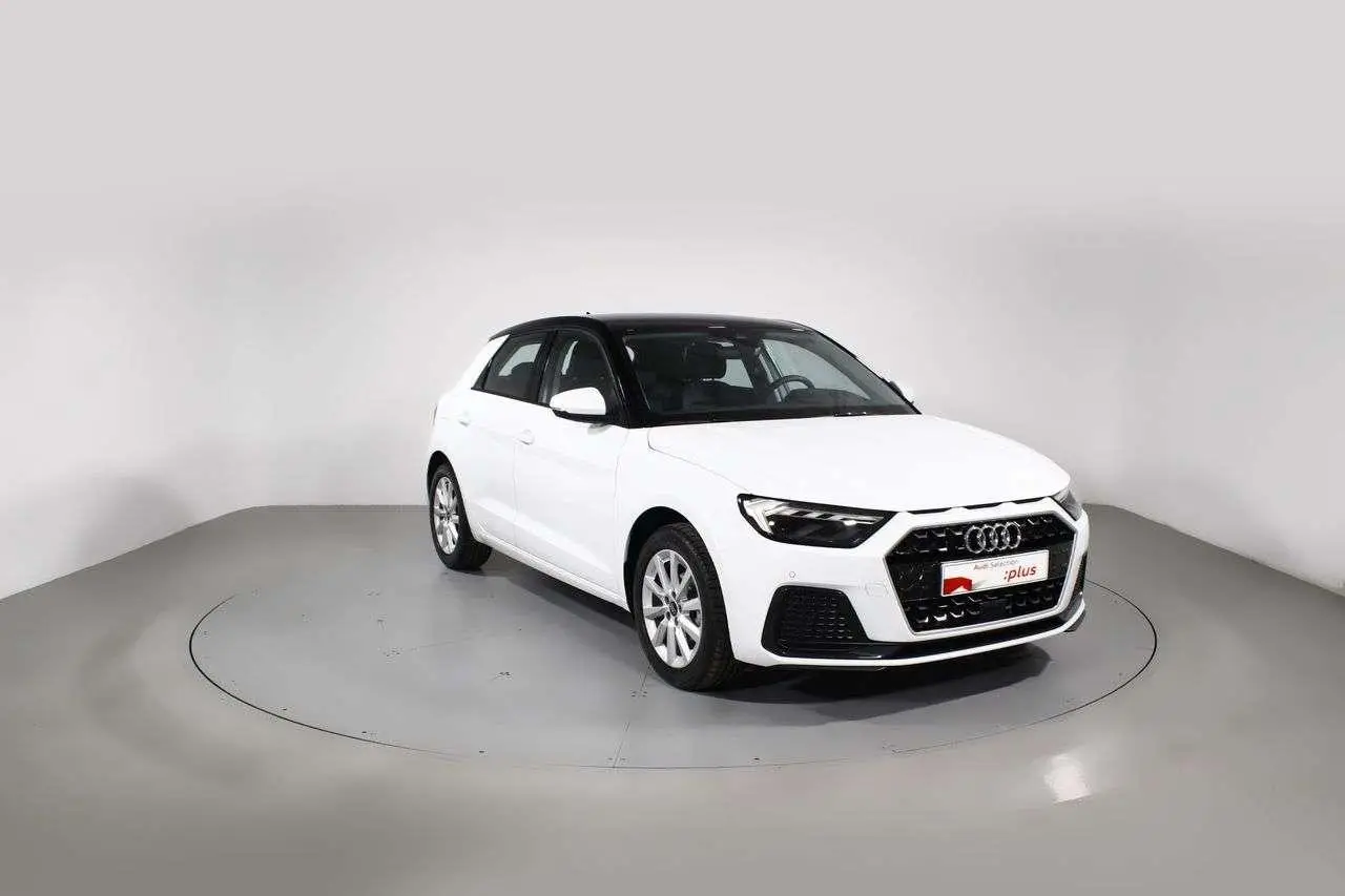 Photo 1 : Audi A1 2024 Essence