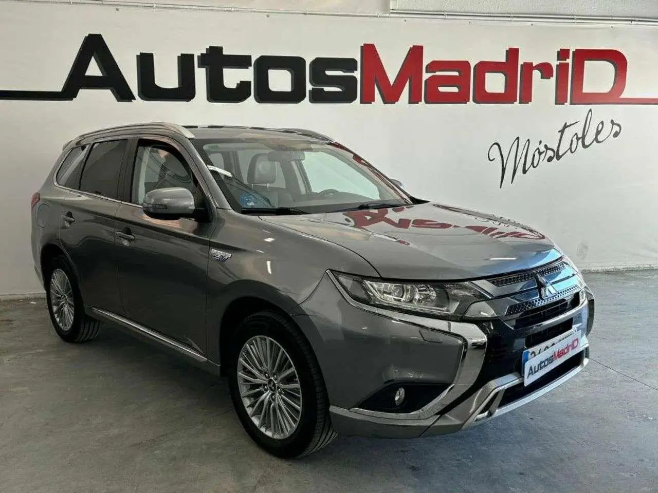 Photo 1 : Mitsubishi Outlander 2019 Hybride