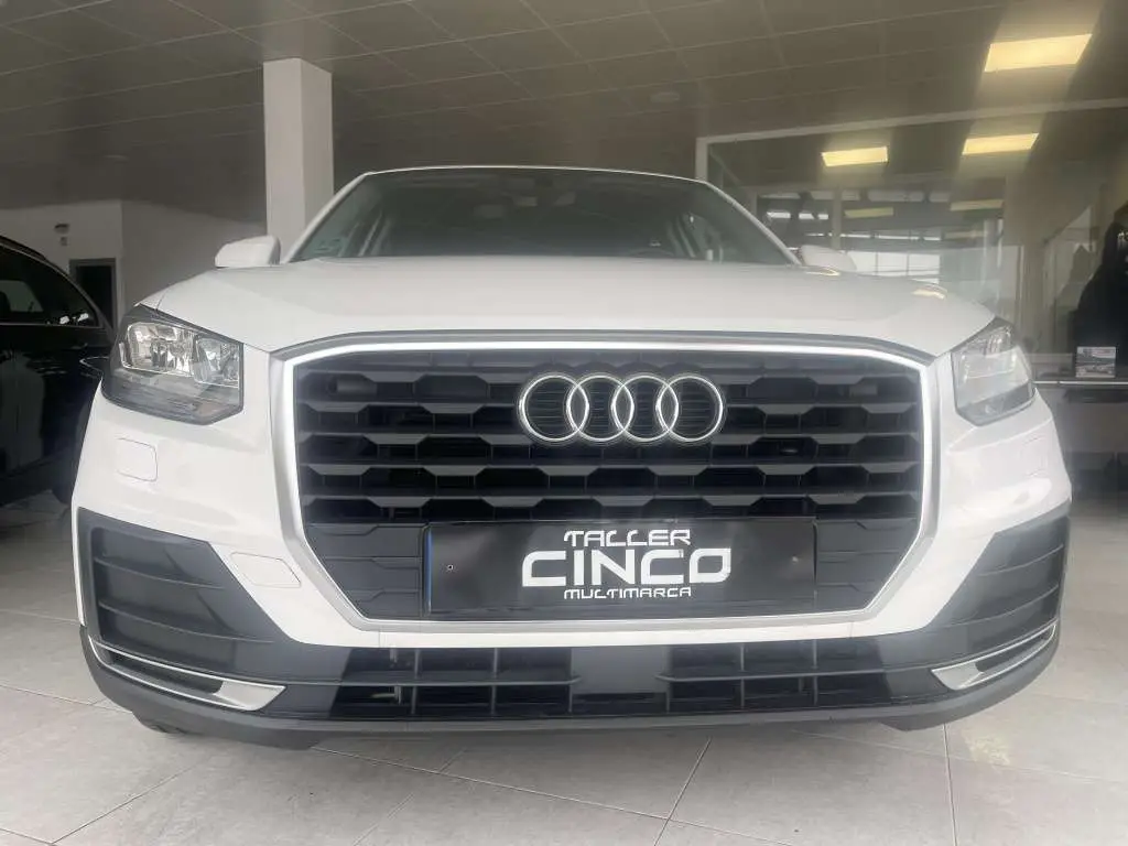 Photo 1 : Audi Q2 2018 Diesel