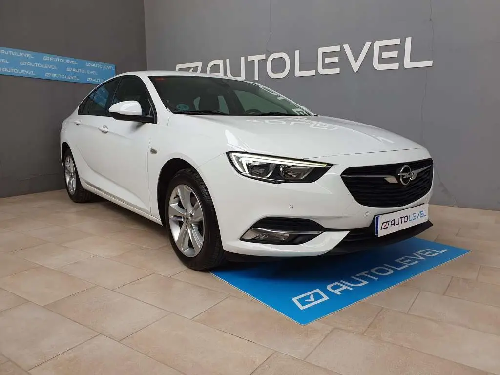 Photo 1 : Opel Insignia 2018 Diesel