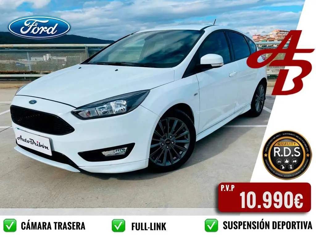 Photo 1 : Ford Focus 2018 Petrol