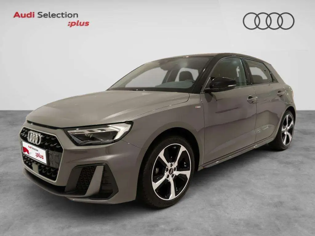 Photo 1 : Audi A1 2023 Essence