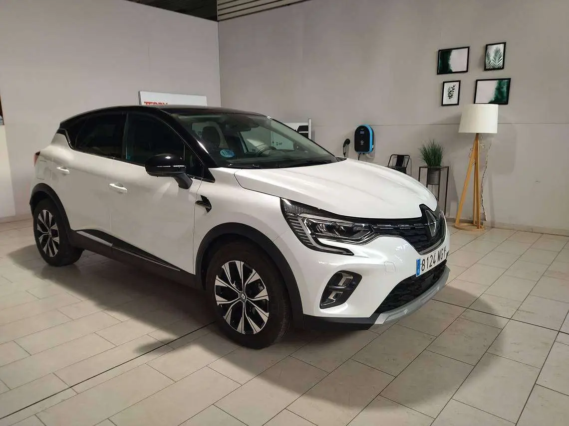 Photo 1 : Renault Captur 2023 Petrol