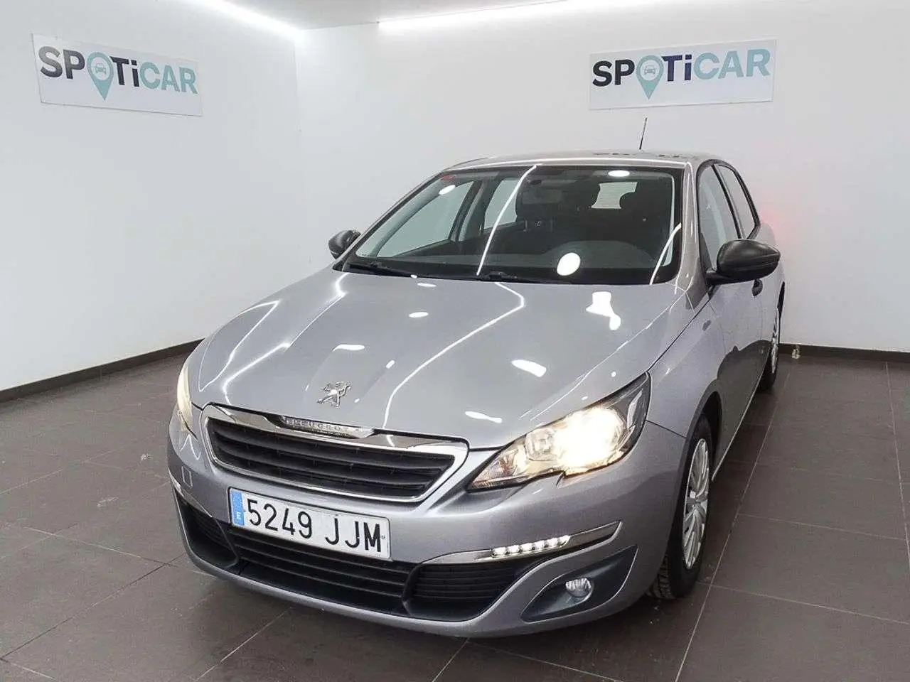 Photo 1 : Peugeot 308 2015 Petrol