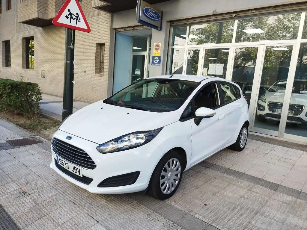 Photo 1 : Ford Fiesta 2014 Petrol