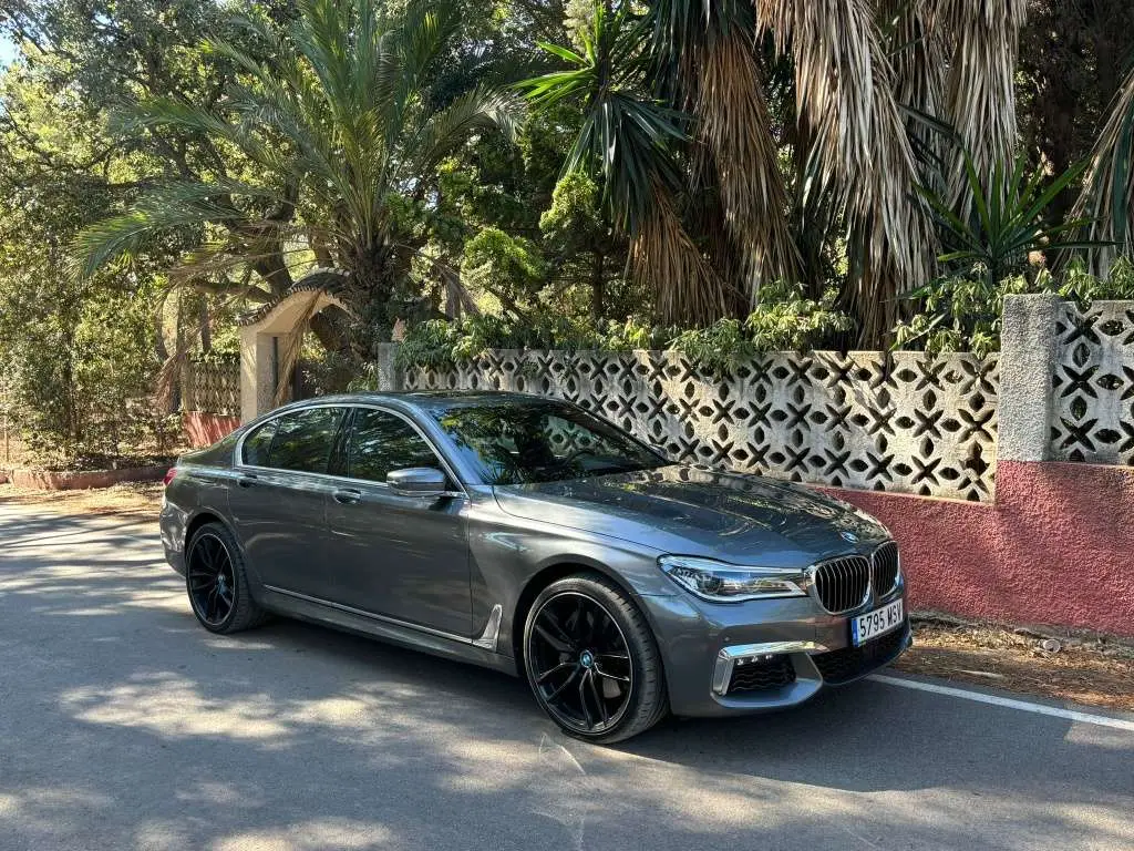 Photo 1 : Bmw Serie 7 2016 Diesel