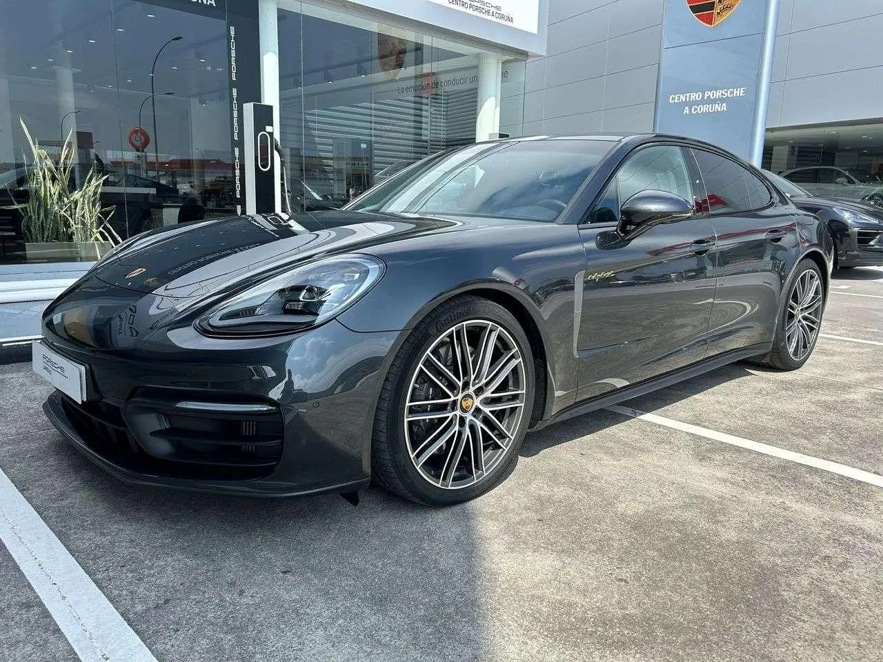 Photo 1 : Porsche Panamera 2024 Autres