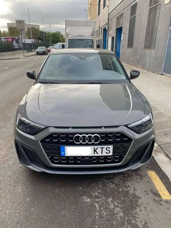 Photo 1 : Audi A1 2018 Petrol