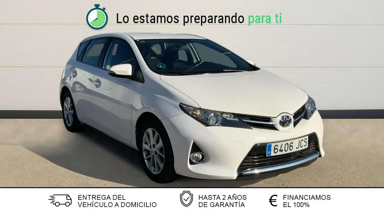 Photo 1 : Toyota Auris 2015 Petrol