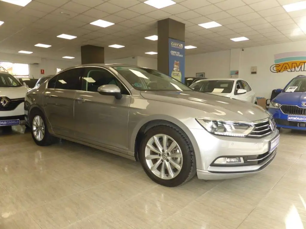 Photo 1 : Volkswagen Passat 2019 Diesel