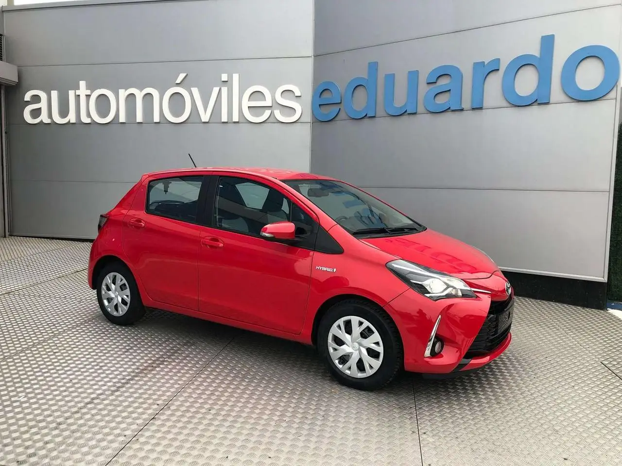 Photo 1 : Toyota Yaris 2019 Électrique