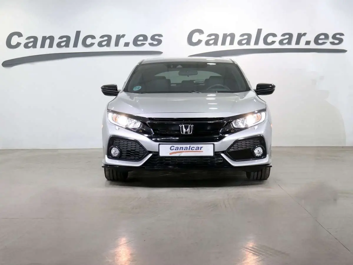 Photo 1 : Honda Civic 2020 Essence